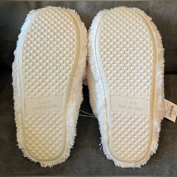 Slippers Women’s Christmas Bears, Size Large 8/9 NWT - Picture 4 of 5